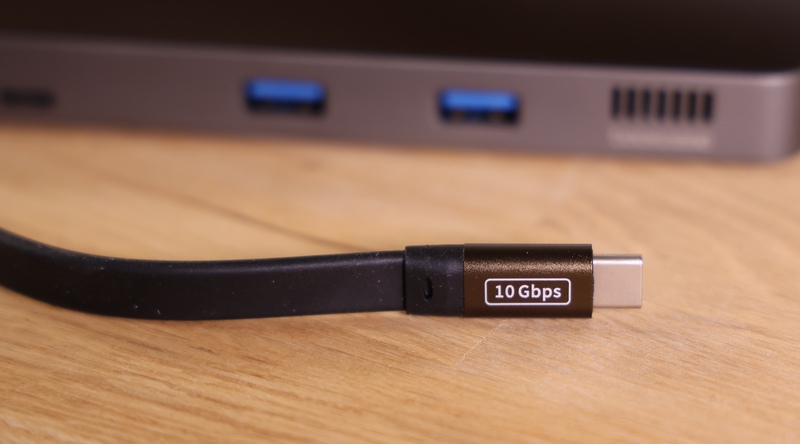 Illustration : Prise en main de DockCase, un Dock USB C intelligent, rapide (4K60HDR, USB 10Gbps) avec un écran !