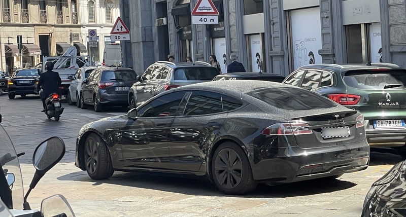 L'image du soir : tiens, une Tesla Model S Plaid en Europe !