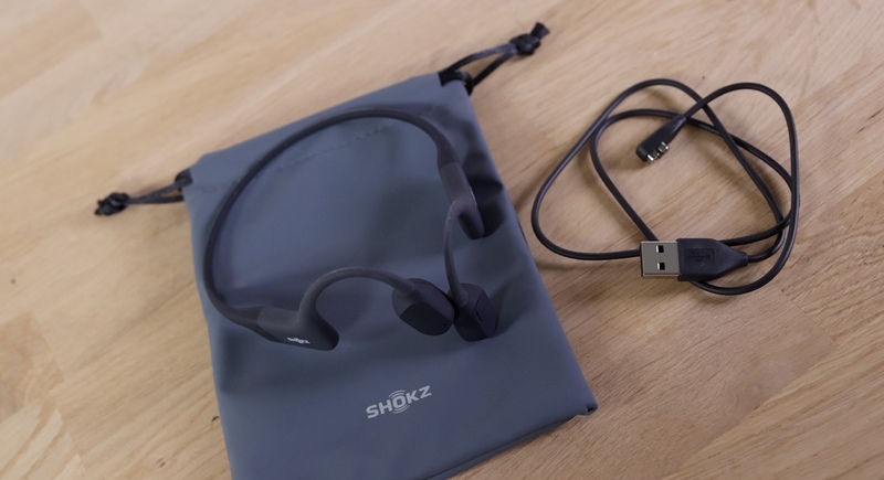 Test du casque à conduction osseuse sans-fil Shokz OpenRun Mini (pour les petites têtes)