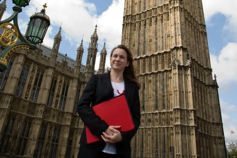 Axelle Lemaire s'empare du Numérique mais Fleur Pellerin reste quand même