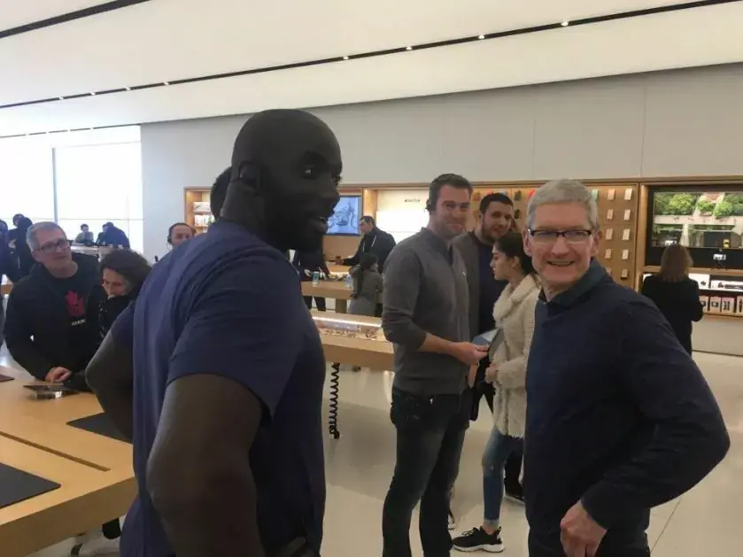 Tim Cook est en visite à Marseille ! (photos)