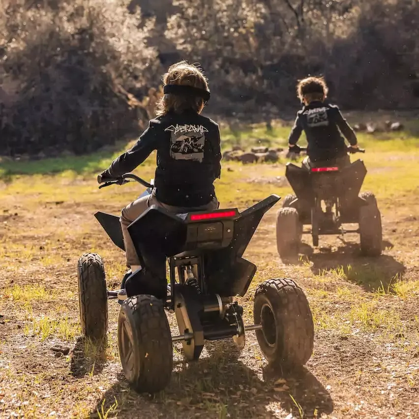 La nouvelle Tesla est un... quad électrique pour (grands) enfants (Cyberquad for Kids)