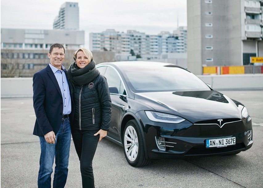 Quand Daimler/Mercedes loue discrètement une Tesla... pour la démonter et la ruiner