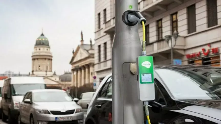 VE : les premières prises dans les lampadaires déployées en France