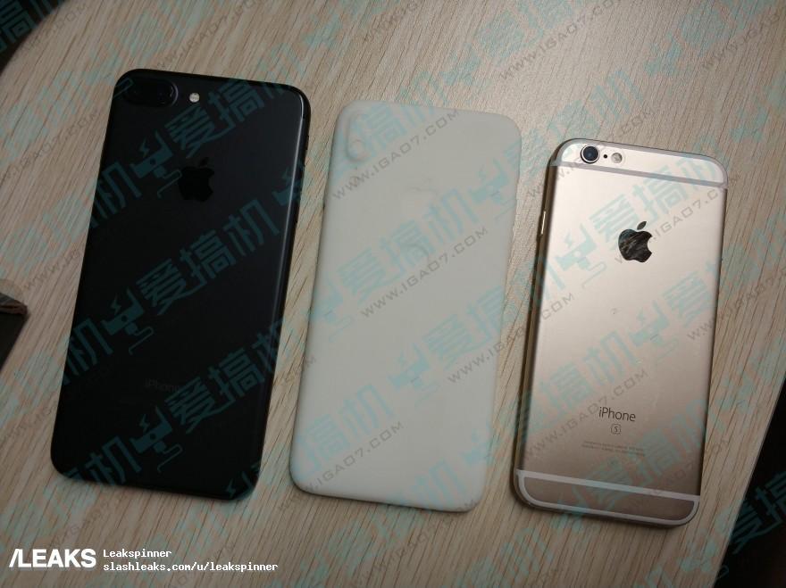 L'image du jour : l'iPhone 8 (imprimé en 3D) prend la pose entre les iPhone 7 et 7 Plus