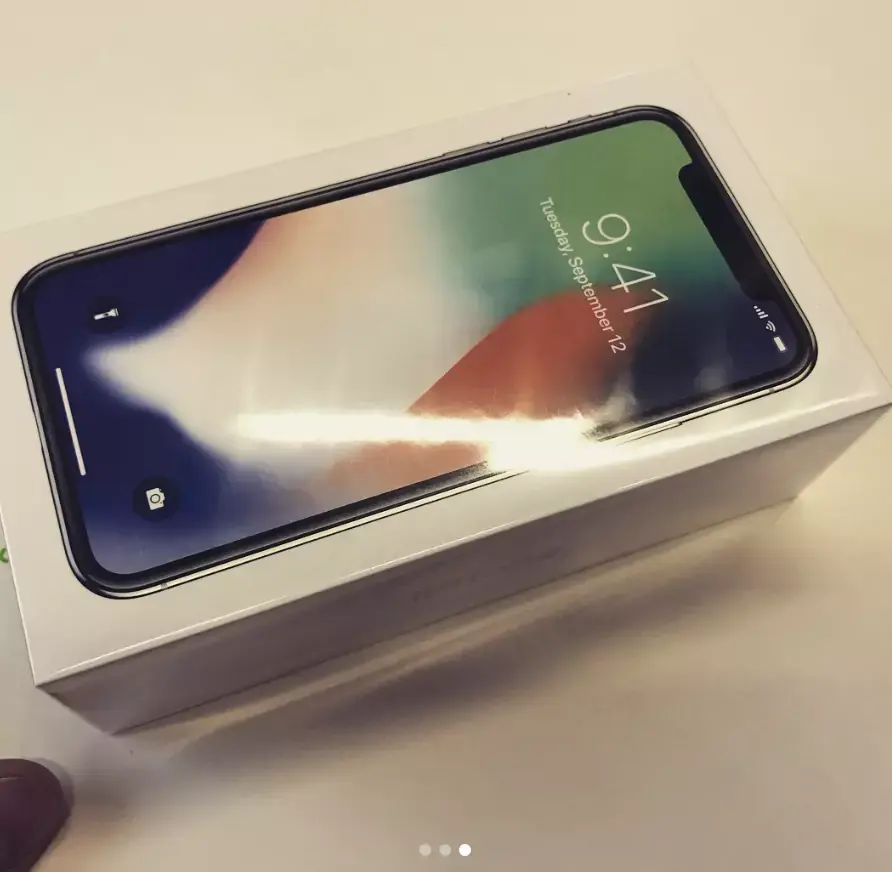 iPhone X : déjà quelques déballages bien avant la sortie officielle ! (photos + vidéo)