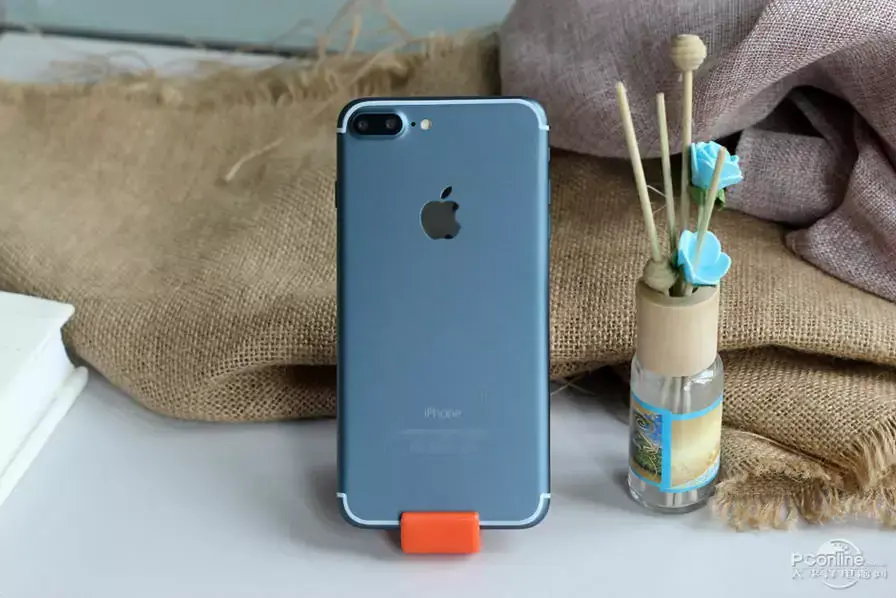 Sondage : achèteriez-vous un nouvel iPhone bleu-nuit, comme ceci ? (photo)