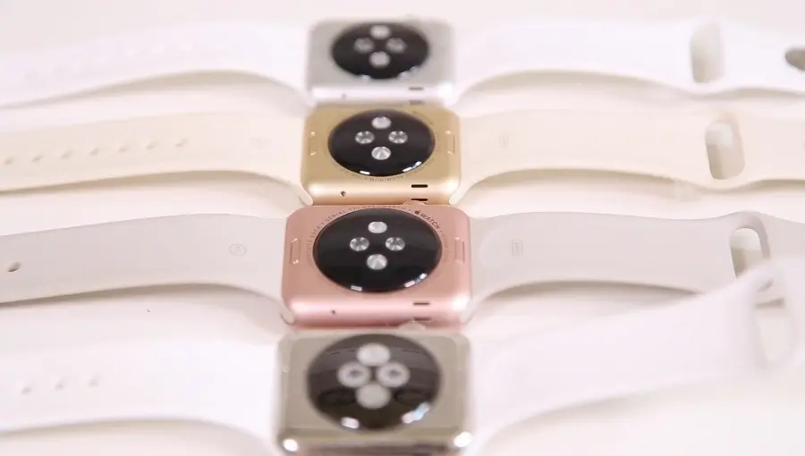 Apple Watch Sport dorée et "or rose" : déballage et impressions en vidéo !