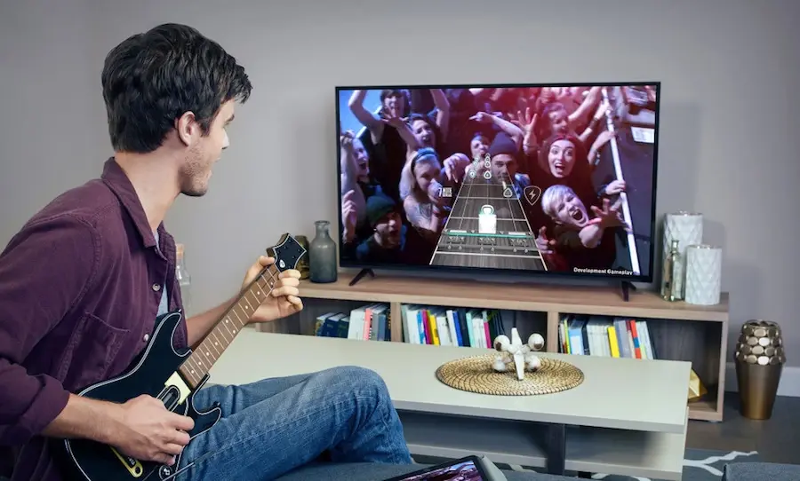 Guitar Hero est disponible sur l'Apple TV, uniquement si l'on possède la guitare !