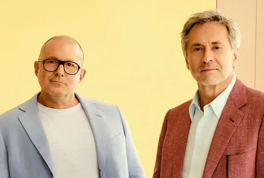 Jony Ive avoue &ecirc;tre "anxieux" avant de montrer le design ext&eacute;rieur de la Ferrari Luce