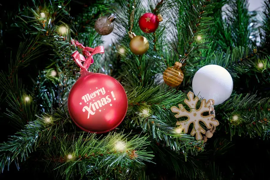 Mini-test de la boule de Noël la plus geek de 2025 (à moins de 20€ !)