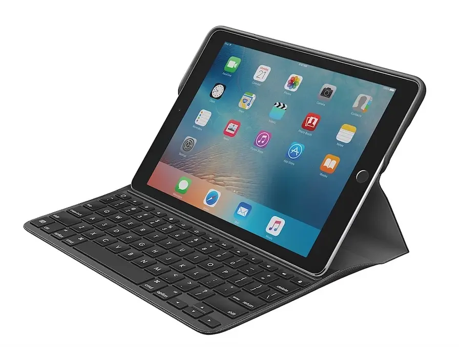 Promos : écran 24'' incurvé, routeur Netgear, casque VR et accessoires Logitech pour iPad Pro