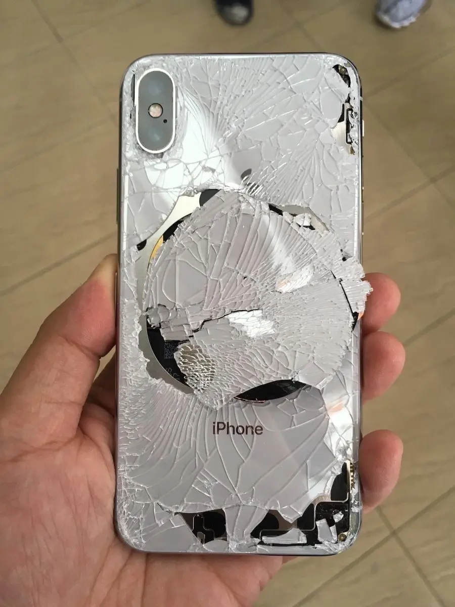 L'image (choc) du jour : iPhone X, attention aux chutes !