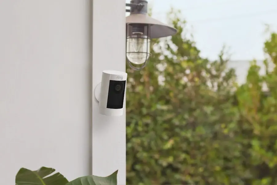 #CES : Ring présente deux caméras et des luminaires connectés pour le jardin