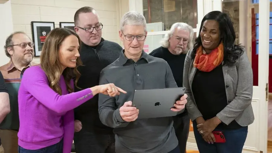 De passage en Irlande, Tim Cook appelle à une réforme fiscale mondiale