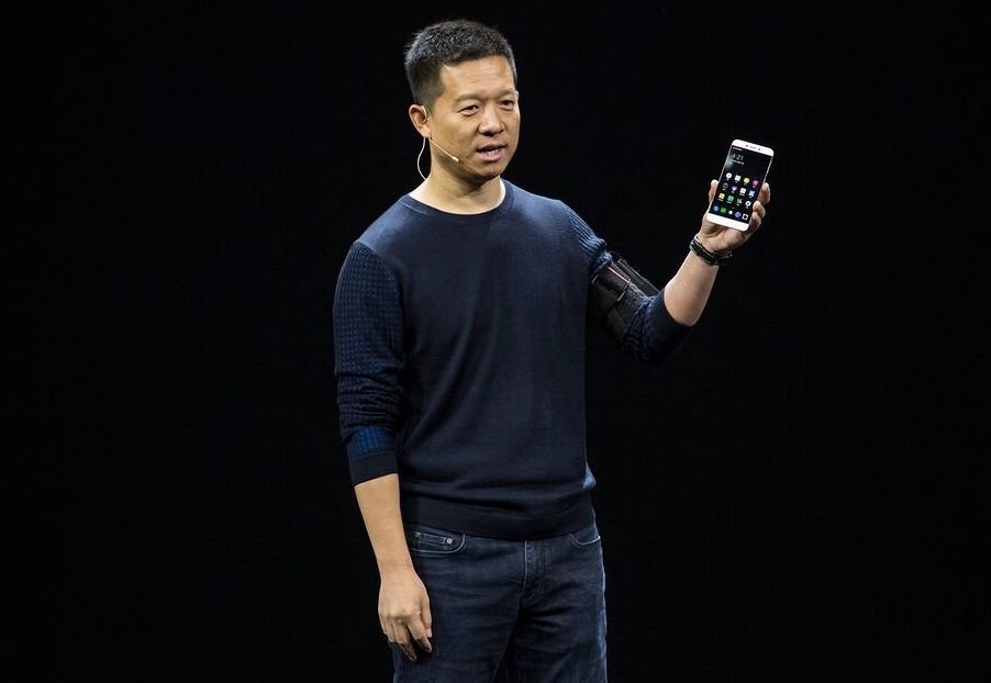 Quand le PDG de LeEco tacle l'iPhone SE et affirme qu'Apple ne sait plus innover