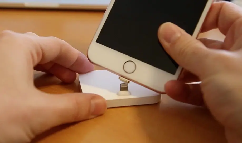 Test (+ vidéo) d'un câble lightning "magnétique (type MagSafe) pour iPhone