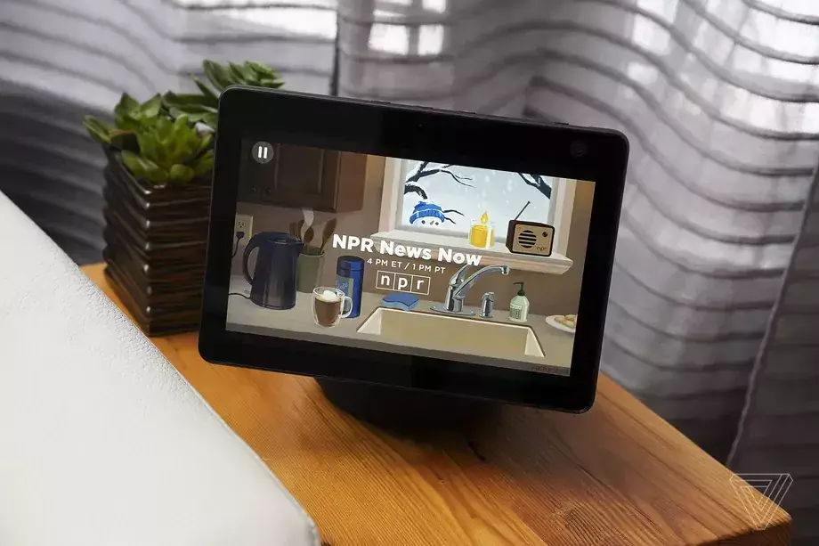 Revue de presse Echo Show 10 Gen3 : l'écran motorisé, gadget ou utile ?