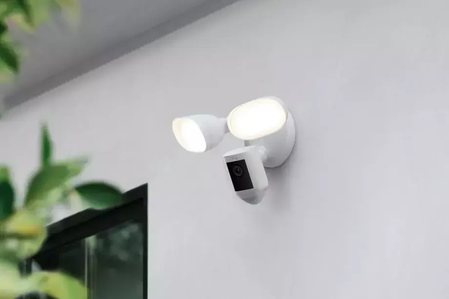 Ring présente les Floodlight Cam Wired Pro et Video Doorbell 4