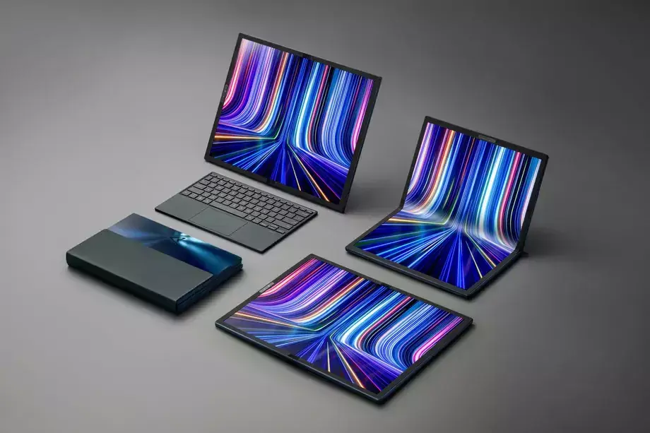 Le premier PC 17 pouces OLED pliable chez Asus pour 2022 #CES2022