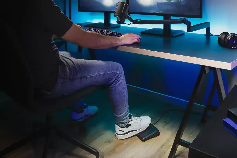 Une pédale pour lancer les raccourcis Stream Deck avec les pieds à 90€ chez Elgato