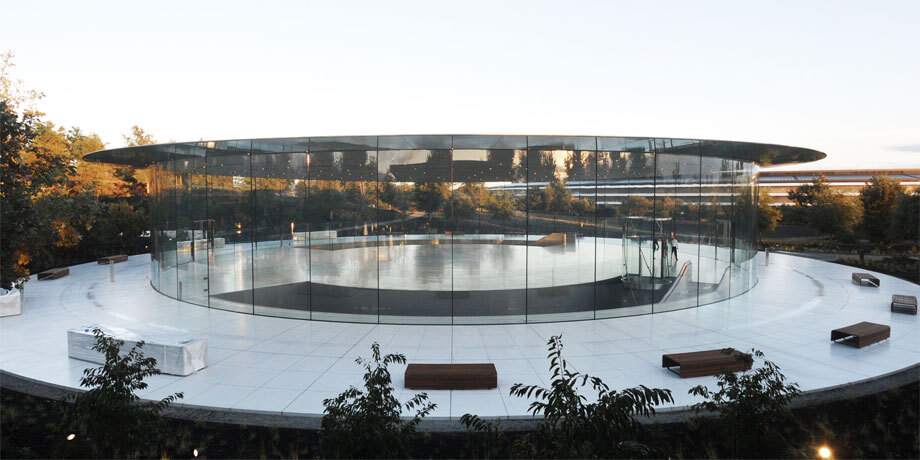 Apple Park : le Steve Jobs Theatre récompensé pour son architecture extraordinaire