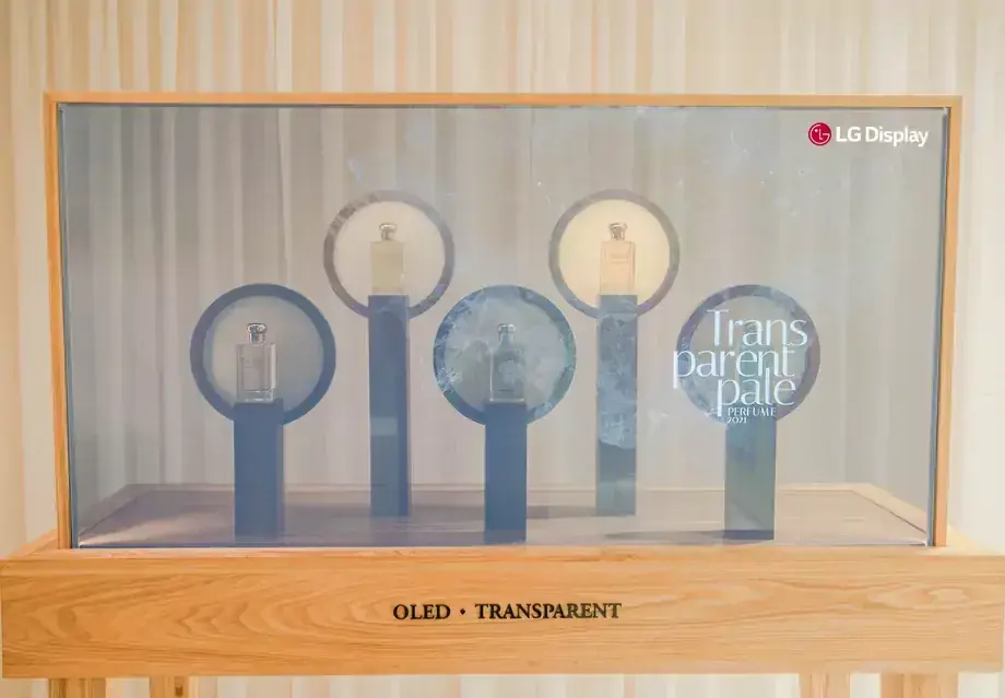 LG dévoile ses nouveaux concepts d'écrans OLED transparents