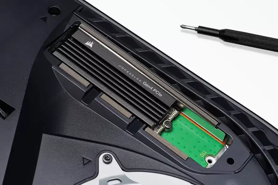 Un SSD rapide avec un dissipateur étudié pour la PlayStation 5 chez Corsair