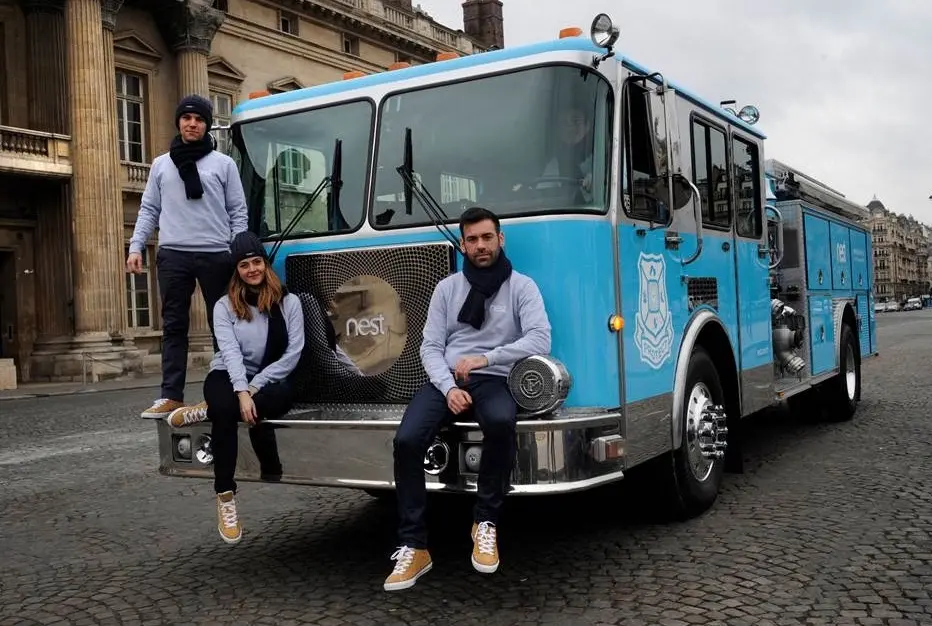 Le camion de pompiers de Nest termine son tour de France et revient à Paris