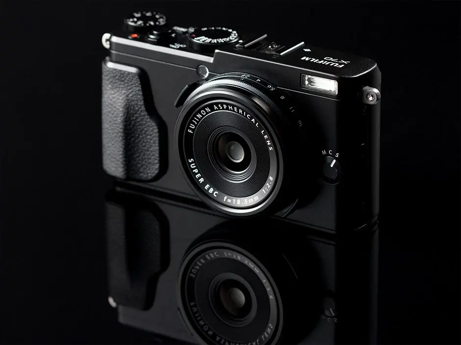 Le Fujifilm X70 (sorti il y a 10 ans!) se vend plus de 800 euros en &eacute;tat correct sur les sites sp&eacute;cialis&eacute;s