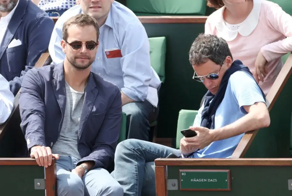 Les People à Roland Garros : Karine Le Marchand, Marc-Olivier Fogiel, Moundir et Patrick Bruel