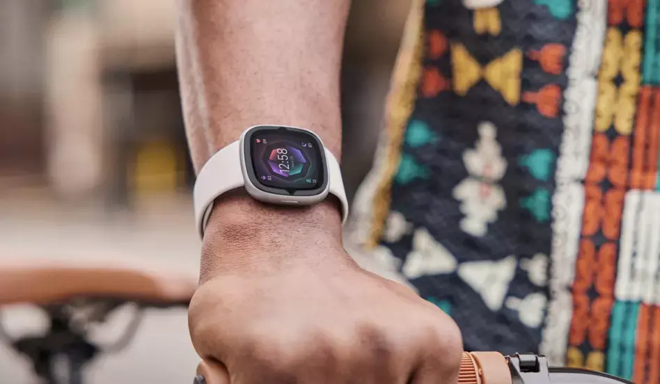 Fitbit rafraîchit trois de ses smartwatches (température, stress, glycémie, conductance cutanée...)