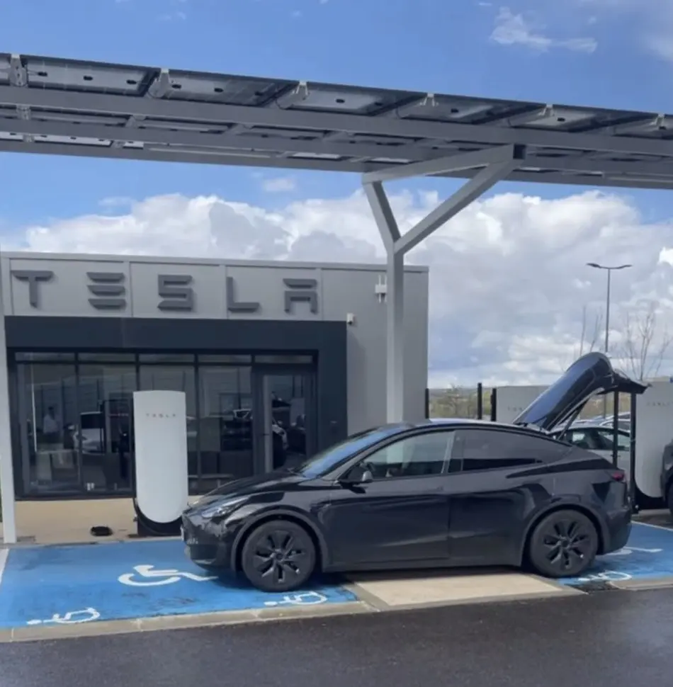 Tesla : que se cache derrière ces nouveaux SuperChargers "Oasis" ?