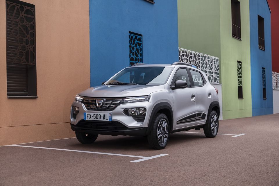 VE : la Dacia Spring électrique débutera à 12 403 € (bonus déduit)