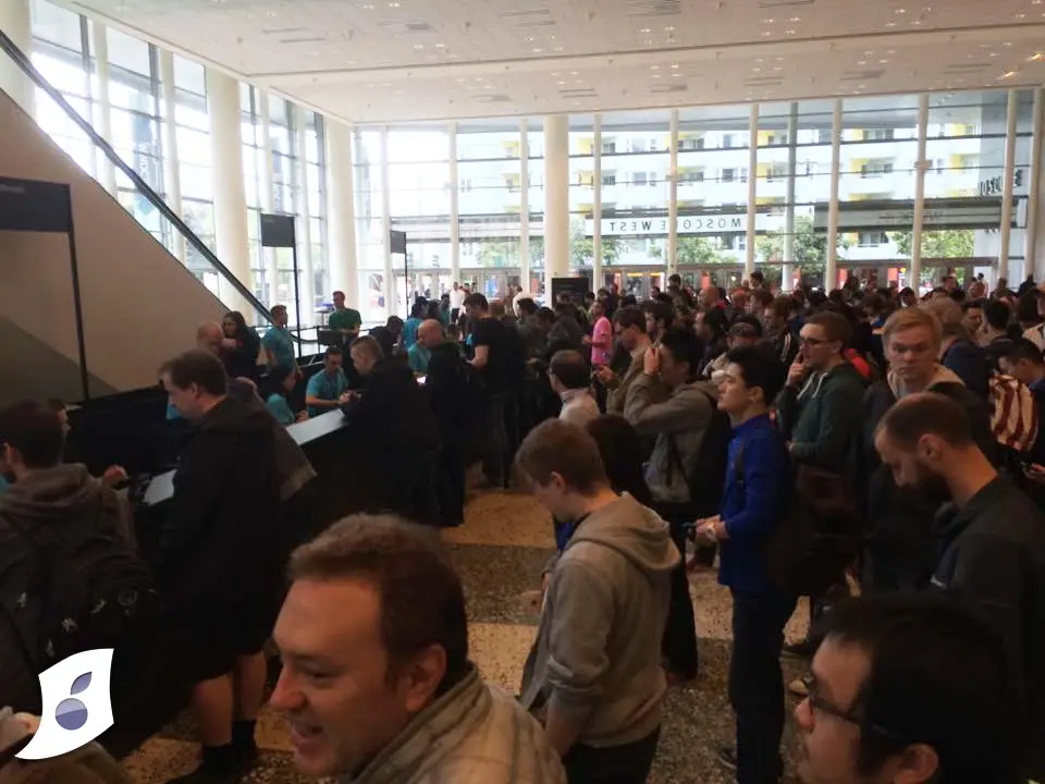 #WWDC en direct : un polo en Swift, des badges et des affiches dans toute la rue !