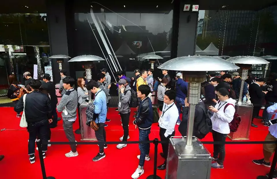 L'image/video du jour : la Corée du Sud sort le tapis rouge pour l'iPhone 7