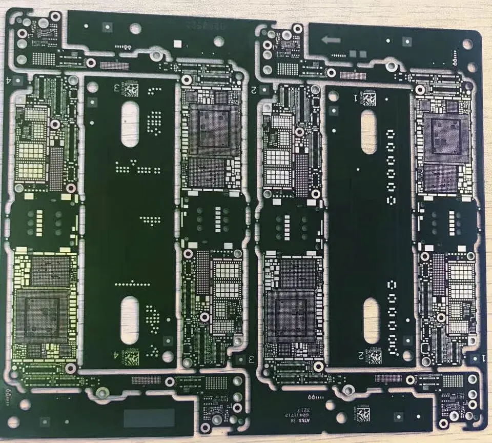 Est-ce la carte-mère de l'iPhone 7s ?