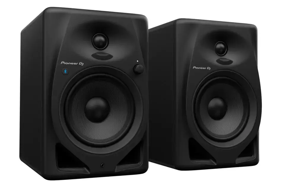 Les enceintes de monitoring actives 5" de Pioneer passent au Bluetooth