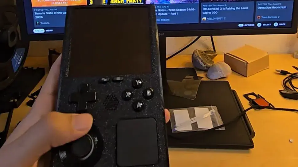 Il fait tenir un Steam Deck complet dans une Game Boy