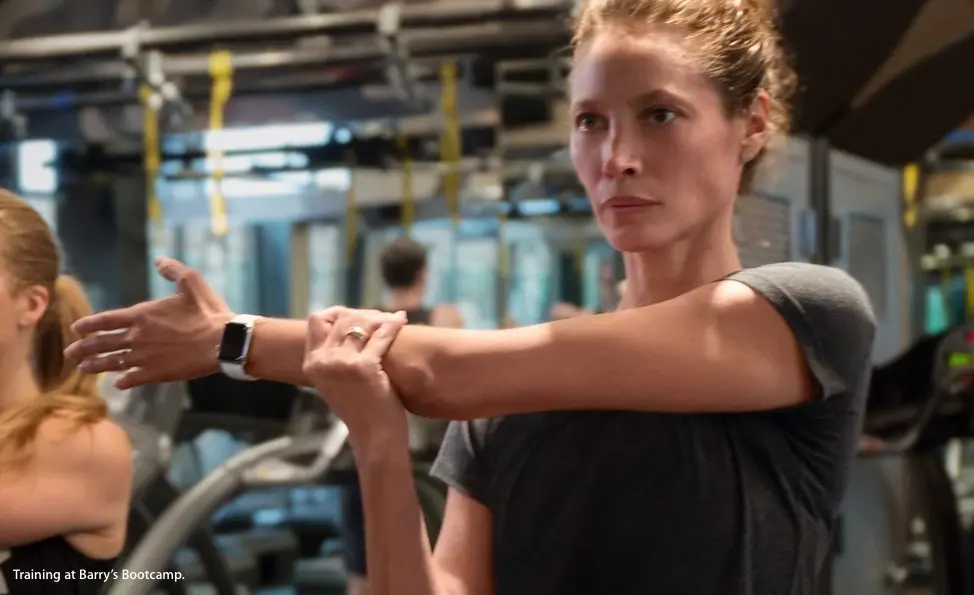 Christy Turlington continue de nous raconter ses aventures avec l'Apple Watch