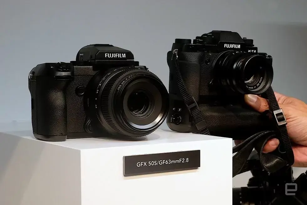 Photokina : Panasonic GH5, Olympus PEN E-PL8, GFX 50S, Sony A99 II, Lumix G85