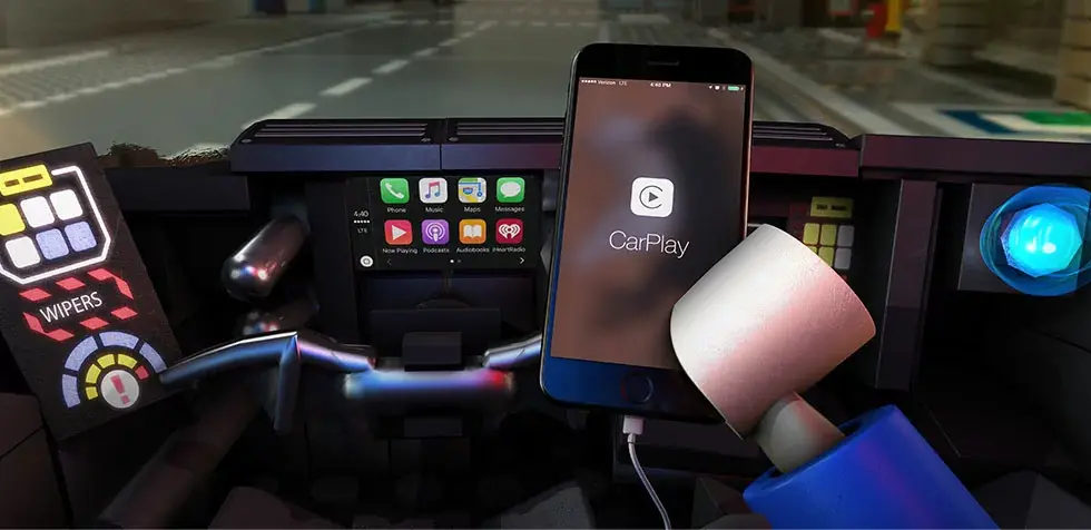 L'image du jour : la Batmobile Lego est compatible CarPlay