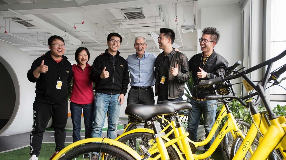 L'image du jour : Tim Cook fait le "tour de Chine" à vélo (et visite Ofo)