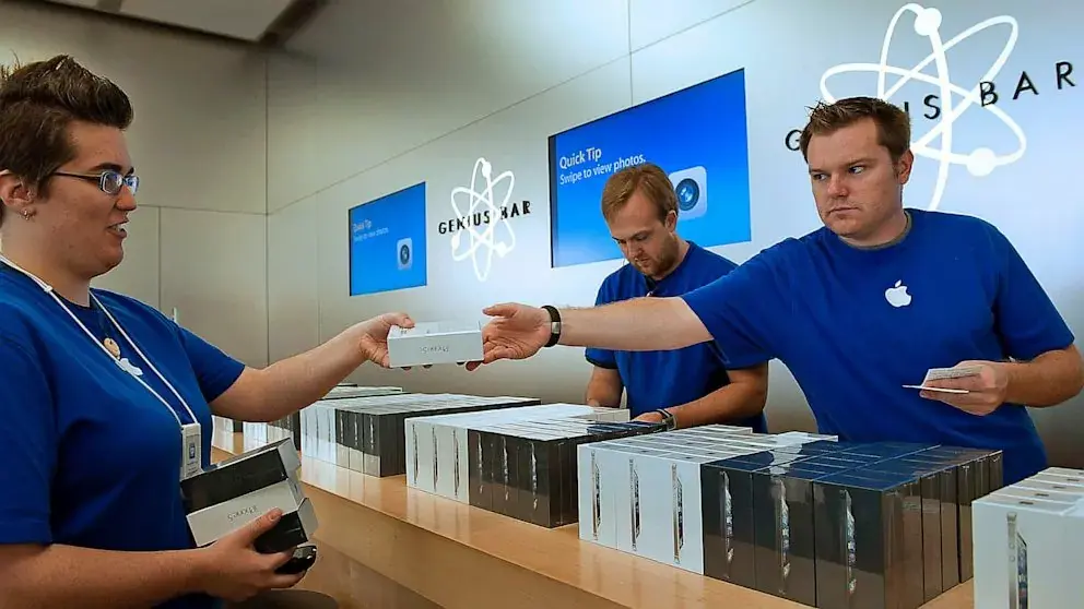 Insolite : il a trouvé la technique ultime pour dérober des iPhone en Apple Store