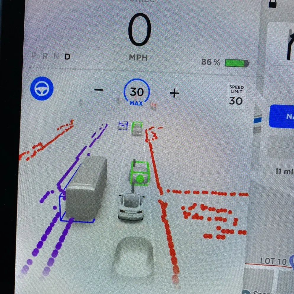 Tesla : 500 000 voitures par an et la conduite 100% autonome déployée aux USA (video)