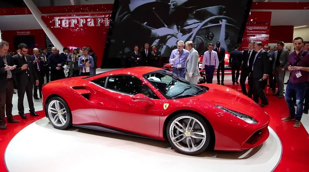 CarPlay également présent dans la nouvelle Ferrari 488 GTB